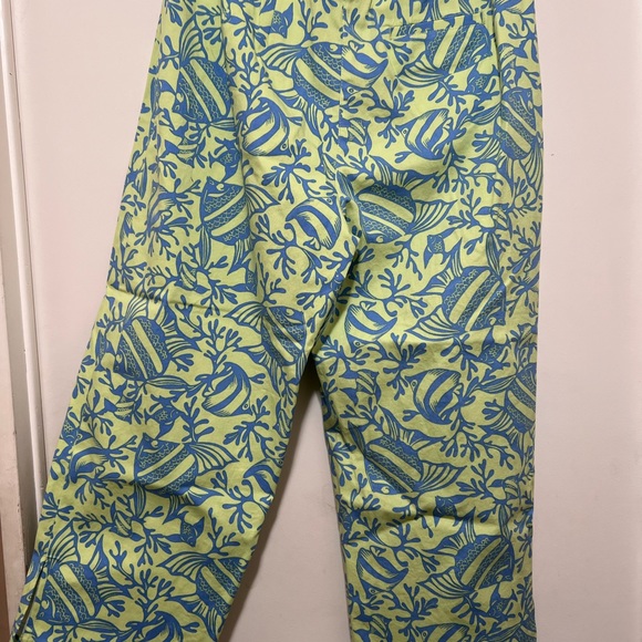 Talbots Women's Sz 10 Green/Blue Fish Vtg Print Stretch Cropped Capri Pants - Picture 4 of 8